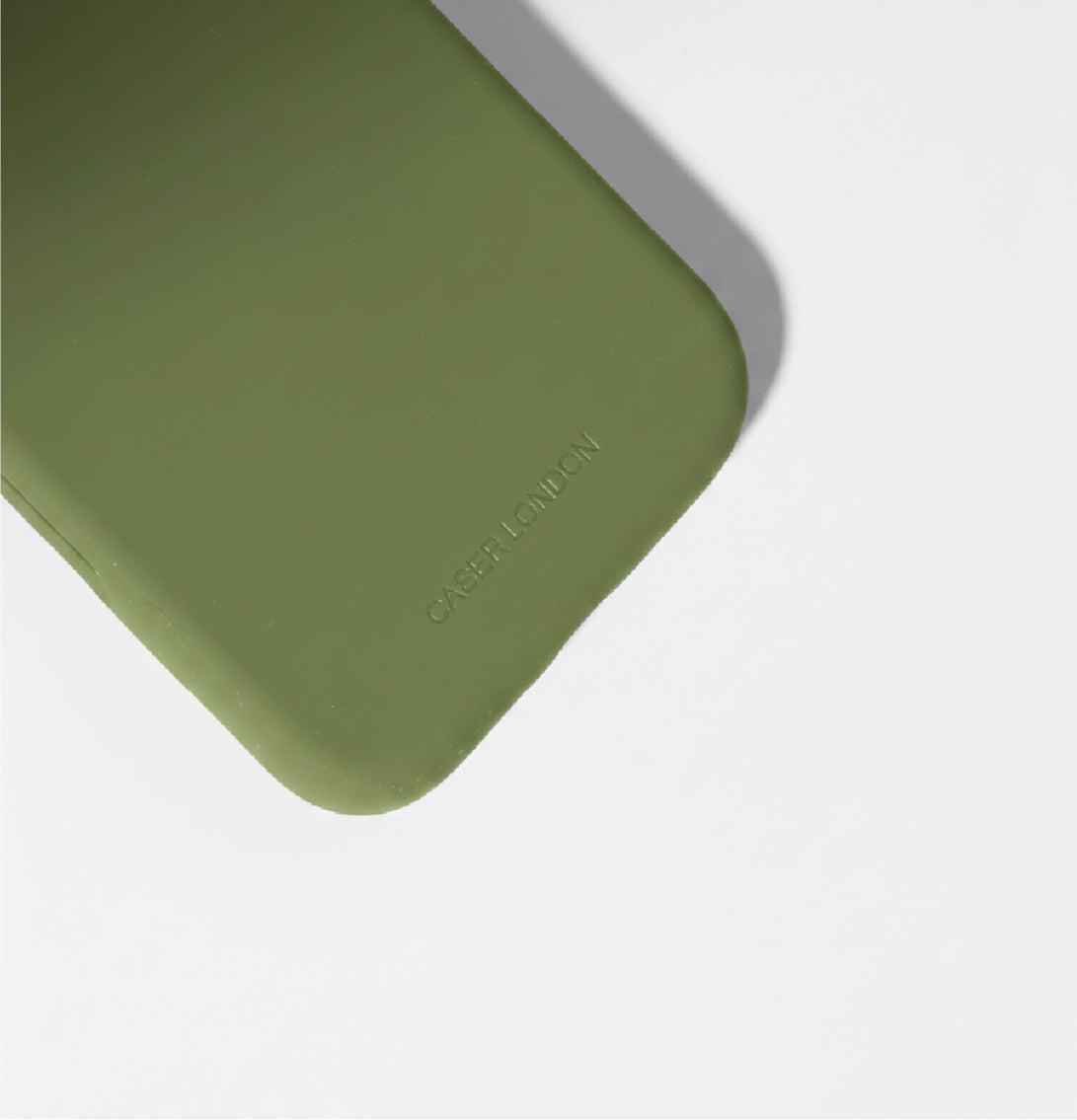 Green liquid silicone iphone 17 pro case with MagSafe charging ring