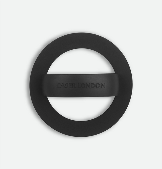 CASER LONDON premium black magnetic liquid silicone phone grib